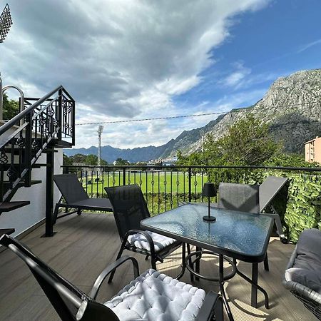 Sunshine Apartment With Private Pool And Parking Kotor Eksteriør bilde