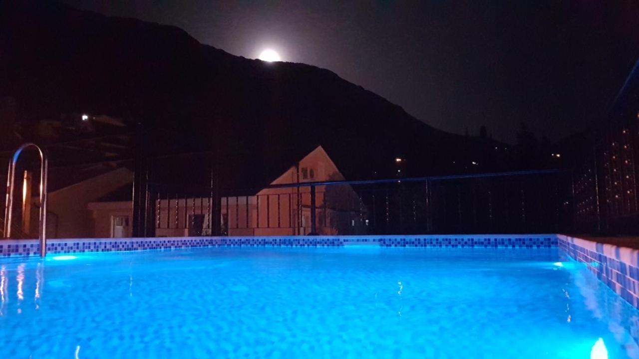 Sunshine Apartment With Private Pool And Parking Kotor Eksteriør bilde