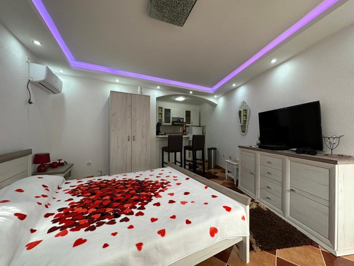 Sunshine Apartment With Private Pool And Parking Kotor Eksteriør bilde